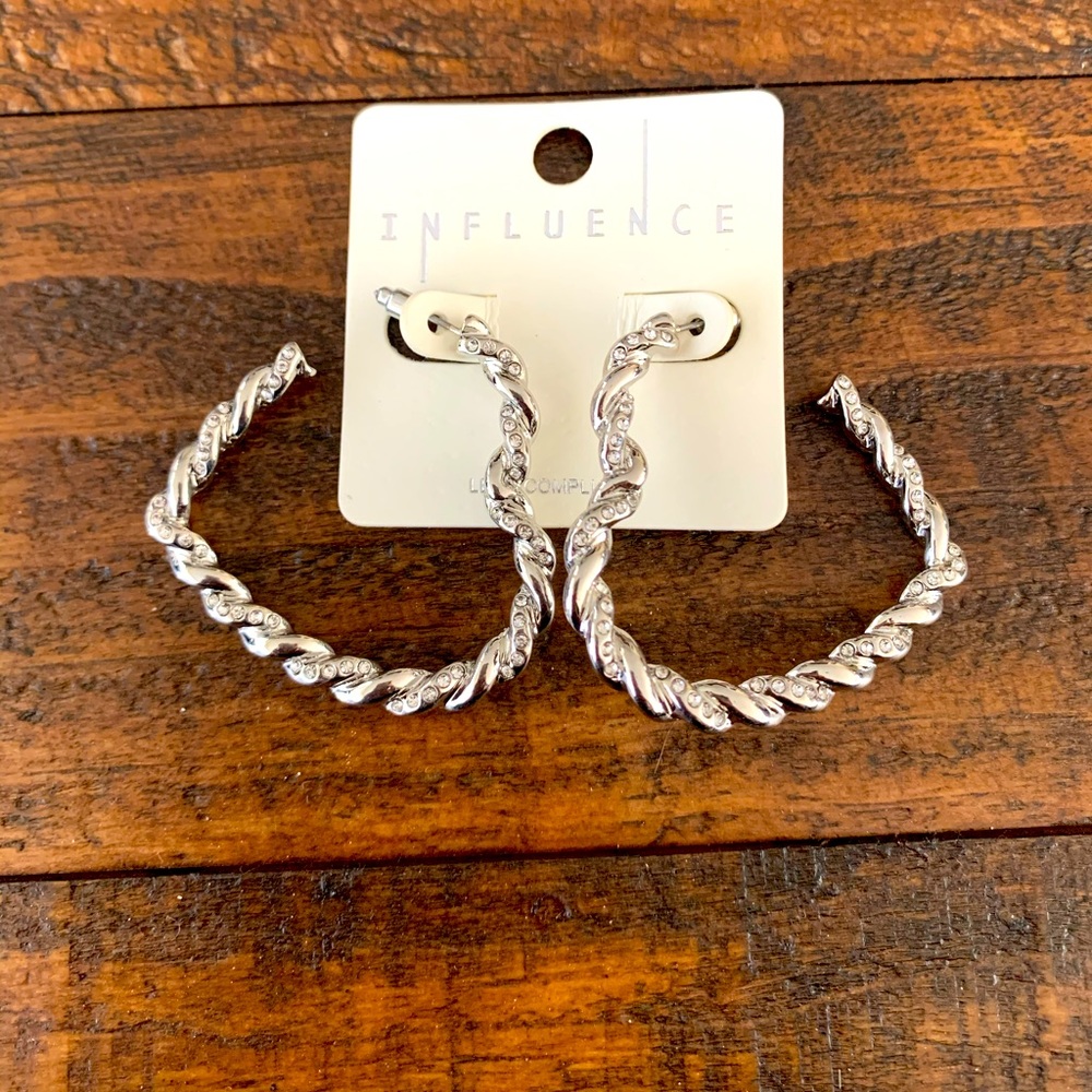 Silver Heart Earrings ❤️